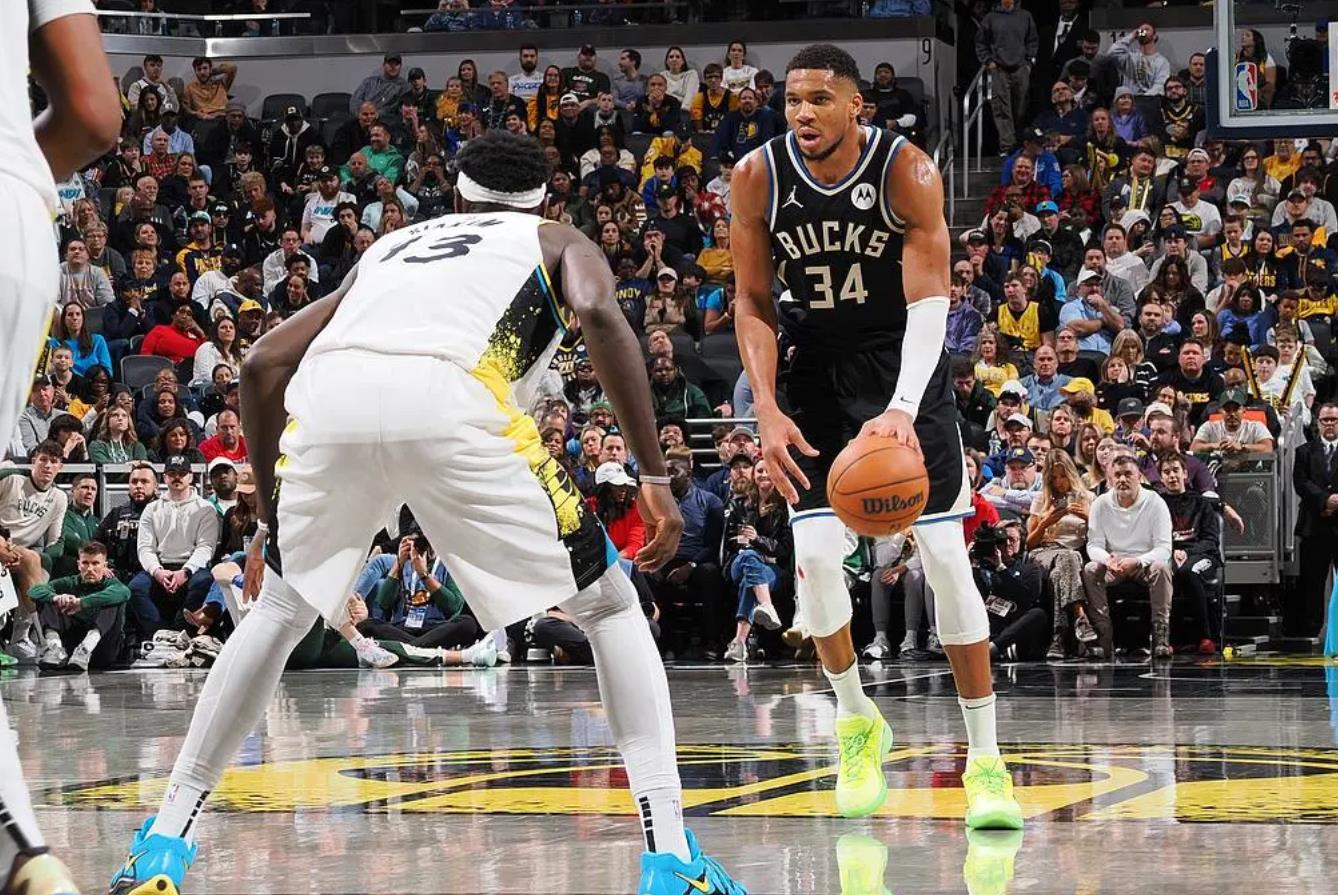 九游游戏平台-字母哥在雄鹿比赛中赛事规则更新，关键助攻引发热议！-九游游戏平台