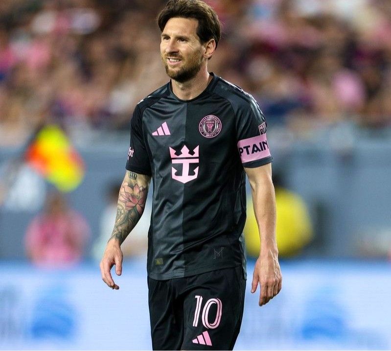 九游娱乐APP-梅西在加拿大队比赛中锐不可当，晋级下一阶段引发热议！-九游娱乐APP